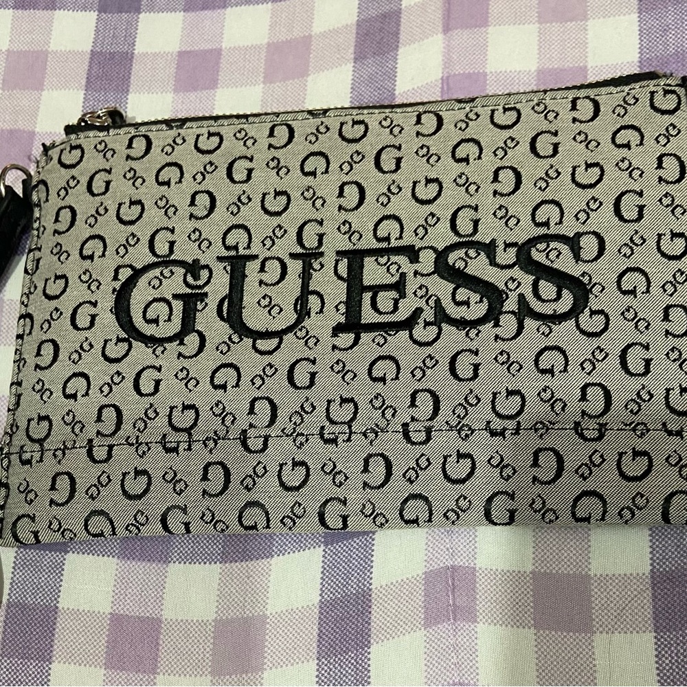 Wristlet - Picture 1 of 4